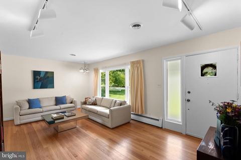 1203 Ednor Rd, Silver Spring, MD 20905 photo 3