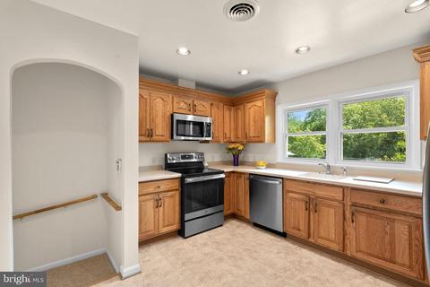 1203 Ednor Rd, Silver Spring, MD 20905 photo 8
