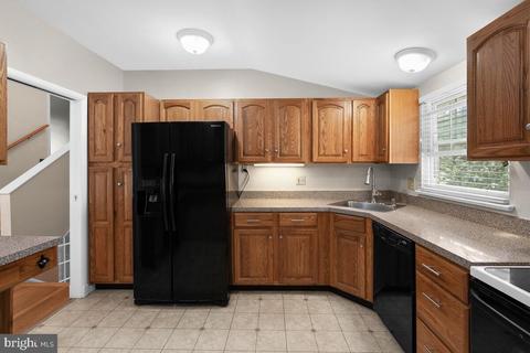 804 Northwest Dr, Silver Spring, MD 20901 photo 15