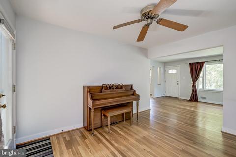 3915 Lantern Dr, Silver Spring, MD 20902 photo 6