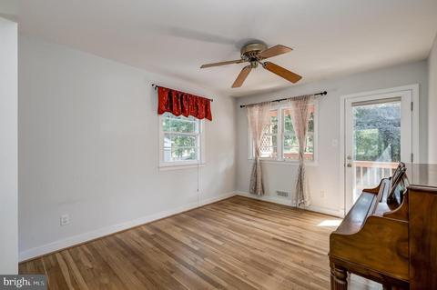 3915 Lantern Dr, Silver Spring, MD 20902 photo 9