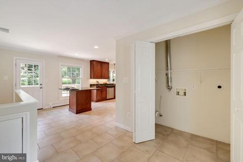 17202 Emerson Dr, Silver Spring, MD 20905 photo 16