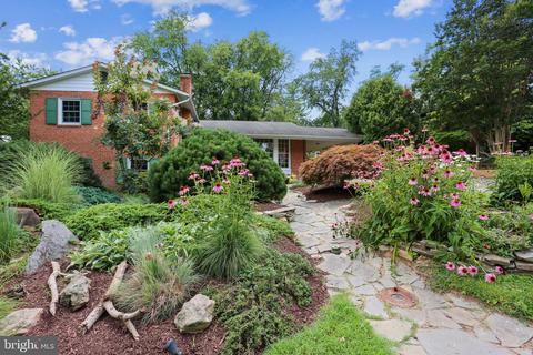 9209 Watson Rd, Silver Spring, MD 20910 photo 2
