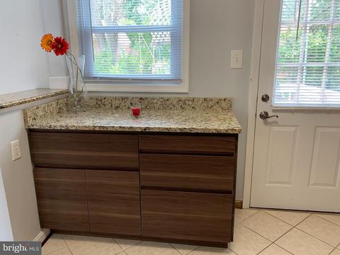 2816 Henderson Ct, Silver Spring, MD 20902 photo 6