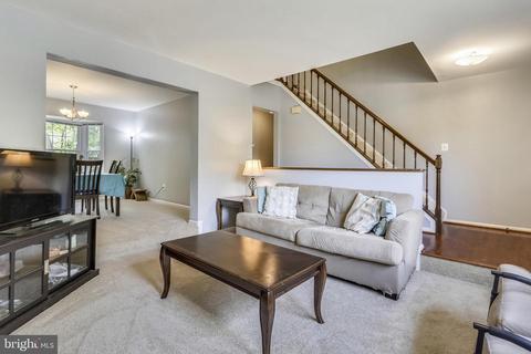 3055 Schubert Dr, Silver Spring, MD 20904 photo 2