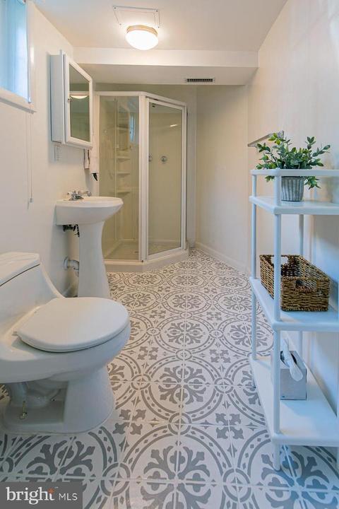 9410 Garwood St, Silver Spring, MD 20901 photo 40