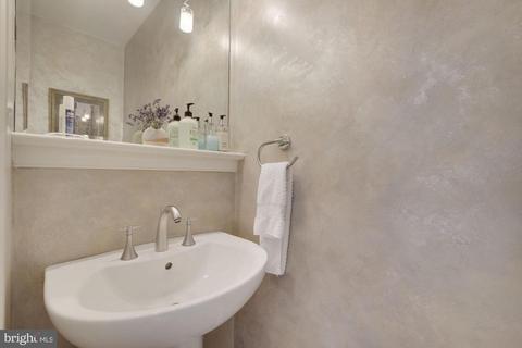 10227 Big Rock Rd, Silver Spring, MD 20901 photo 18