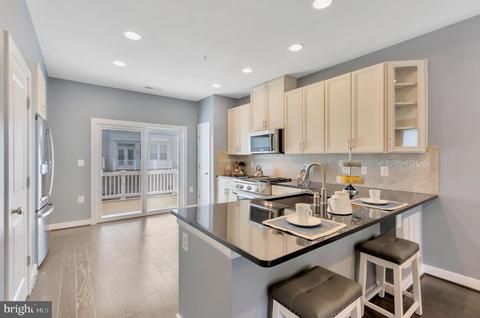 9762 Fields Rd, Gaithersburg, MD 20878 photo 4