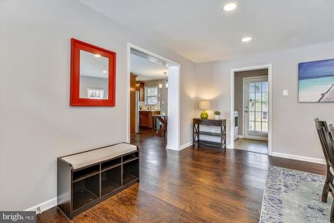 3317 Floral Ct, Silver Spring, MD 20902 photo 4