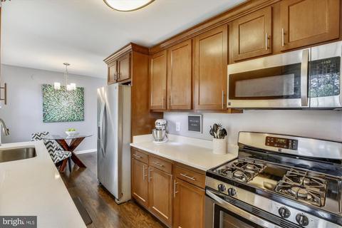 3317 Floral Ct, Silver Spring, MD 20902 photo 9