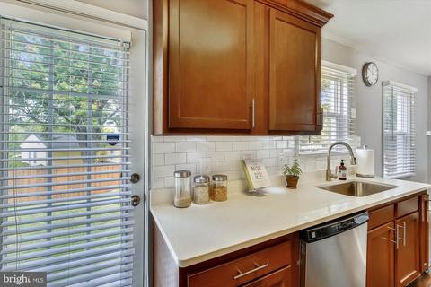 3317 Floral Ct, Silver Spring, MD 20902 photo 10