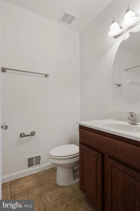 123 Kinsman View Cir, Silver Spring, MD 20901 photo 32