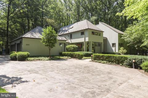 10100 Lloyd Rd, Potomac, MD 20854 photo 1