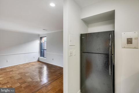 2109 Walsh View Ter #12-303, Silver Spring, MD 20902 photo 18