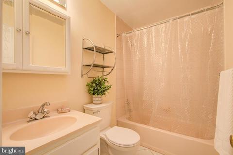 14813 Stonegate Ter, Silver Spring, MD 20905 photo 29