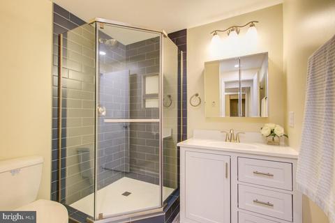 14813 Stonegate Ter, Silver Spring, MD 20905 photo 35