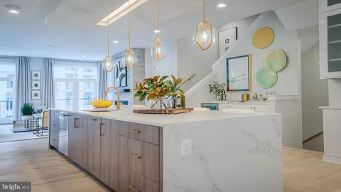 8203 River Rd #17, Bethesda, MD 20817