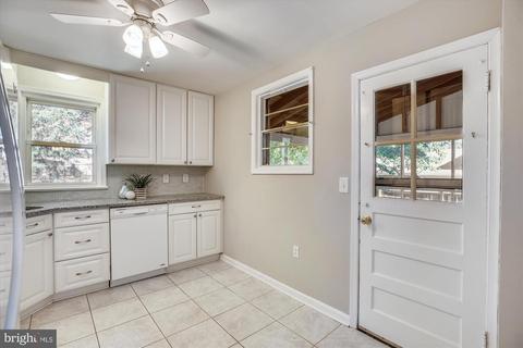 1609 Cody Dr, Silver Spring, MD 20902 photo 11