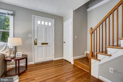 1609 Cody Dr, Silver Spring, MD 20902 photo 2