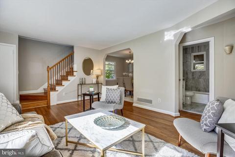 1609 Cody Dr, Silver Spring, MD 20902 photo 5