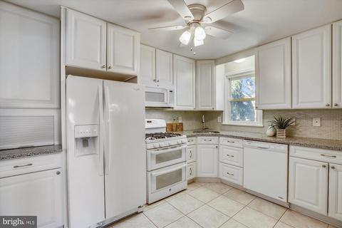 1609 Cody Dr, Silver Spring, MD 20902 photo 10