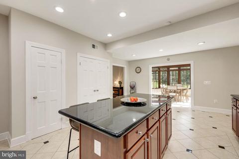 9809 Hall Rd, Potomac, MD 20854 photo 14