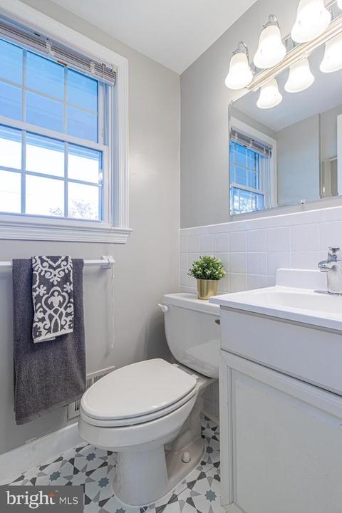 2007 Gatewood Pl, Silver Spring, MD 20903 photo 19