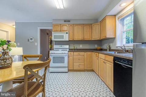 2007 Gatewood Pl, Silver Spring, MD 20903 photo 11