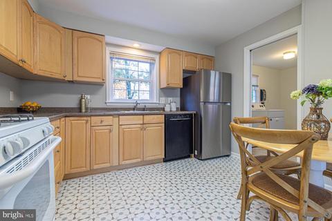 2007 Gatewood Pl, Silver Spring, MD 20903 photo 10
