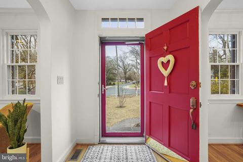 1601 Grace Church Rd, Silver Spring, MD 20910 photo 3