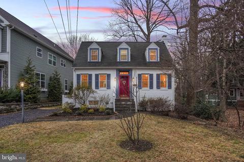 1601 Grace Church Rd, Silver Spring, MD 20910 photo 1