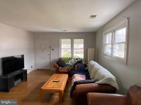10513 Tenbrook Dr, Silver Spring, MD 20901 photo 3