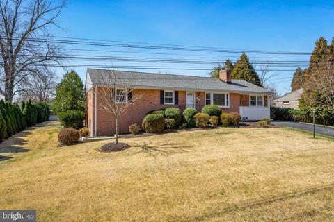 2601 Redmiles Dr, Silver Spring, MD 20905 photo 2
