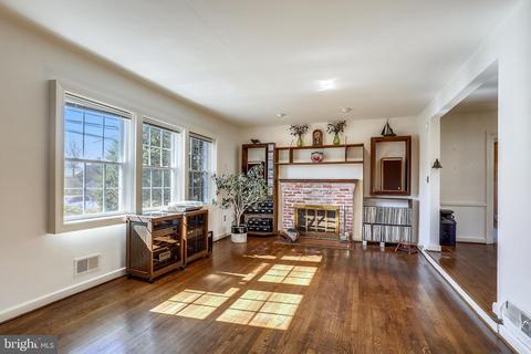 213 E Franklin Ave, Silver Spring, MD 20901 photo 4