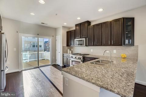 9772 Fields Rd, Gaithersburg, MD 20878 photo 3