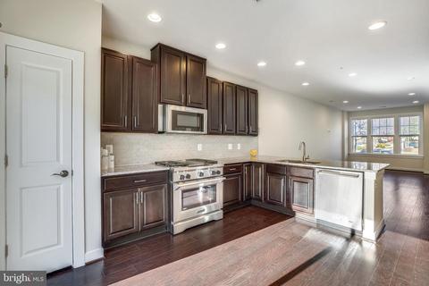 9772 Fields Rd, Gaithersburg, MD 20878 photo 2