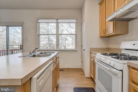 2930 Saint Helen Cir, Silver Spring, MD 20906 photo 14
