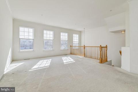 2930 Saint Helen Cir, Silver Spring, MD 20906 photo 4