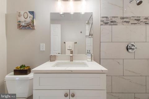 10216 Duvawn Pl, Silver Spring, MD 20902 photo 35