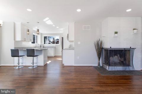 10216 Duvawn Pl, Silver Spring, MD 20902 photo 2