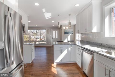 10216 Duvawn Pl, Silver Spring, MD 20902 photo 5