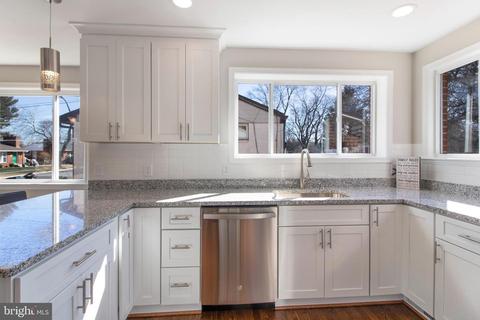 10216 Duvawn Pl, Silver Spring, MD 20902 photo 8