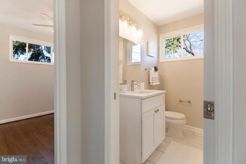10216 Duvawn Pl, Silver Spring, MD 20902 photo 14