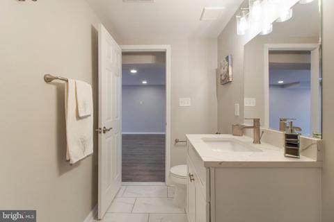 10216 Duvawn Pl, Silver Spring, MD 20902 photo 37