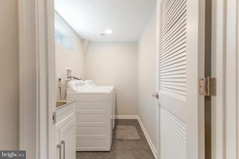 10216 Duvawn Pl, Silver Spring, MD 20902 photo 42