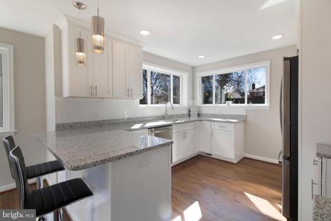 10216 Duvawn Pl, Silver Spring, MD 20902 photo 4
