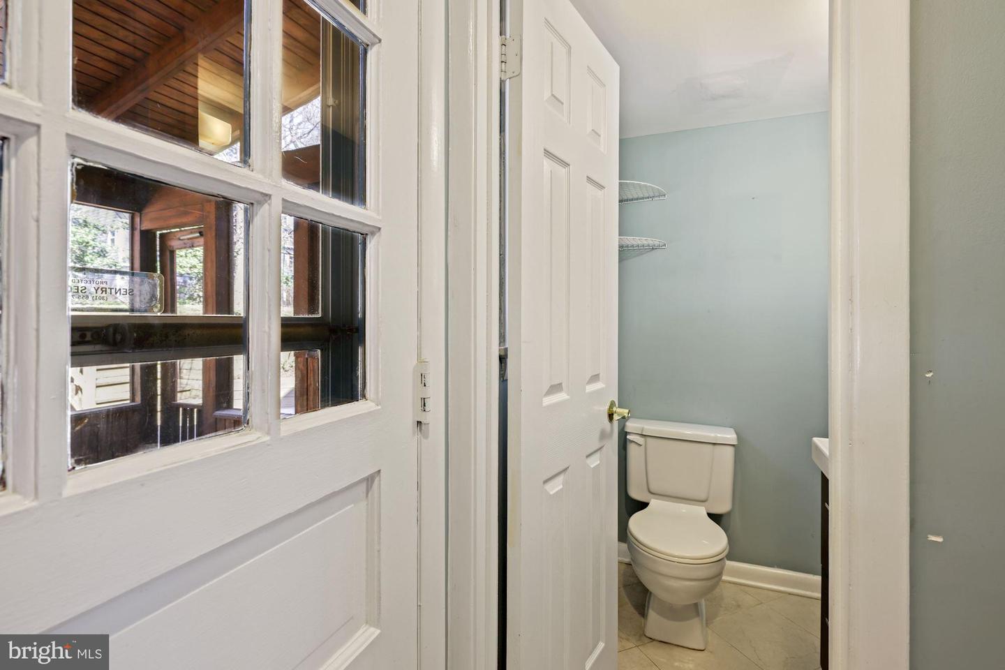 1118 Cresthaven Dr, Silver Spring, MD 20903 photo 9
