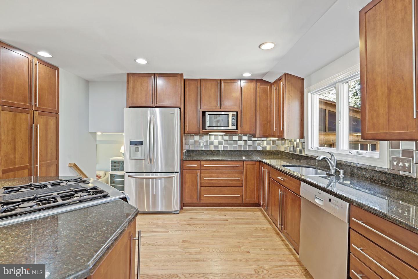1118 Cresthaven Dr, Silver Spring, MD 20903 photo 21