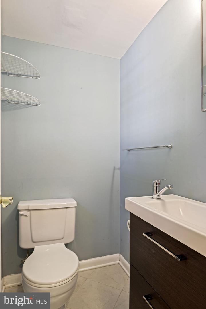 1118 Cresthaven Dr, Silver Spring, MD 20903 photo 8