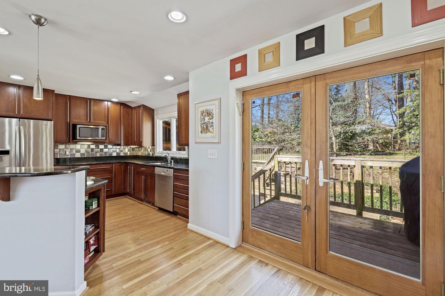 1118 Cresthaven Dr, Silver Spring, MD 20903 photo 28